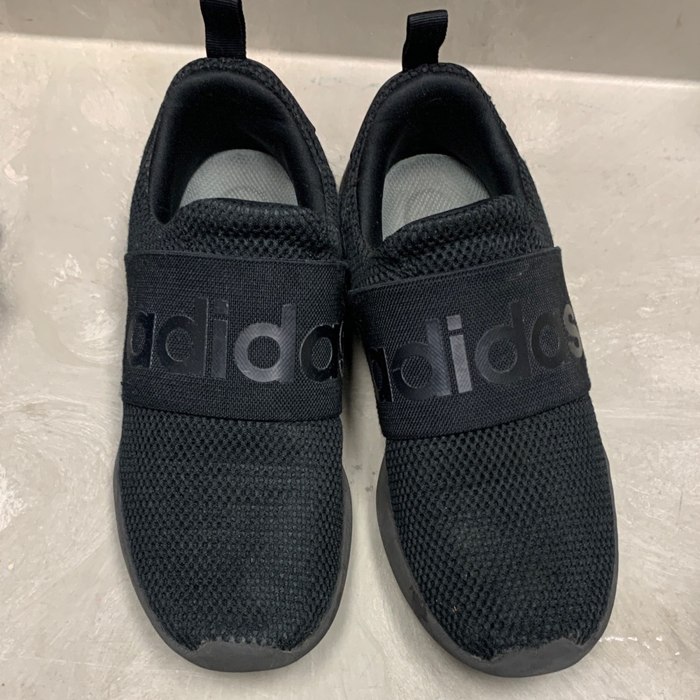 Adidas Mens size 8 slip on sneakers